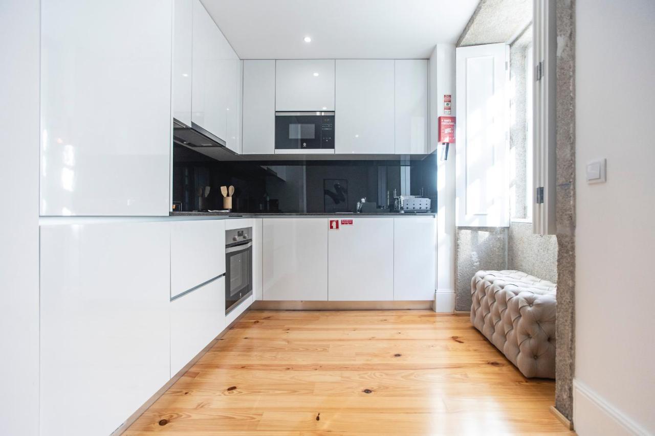 Elegant Downtown 1Br Flat W/ Ac By Lovelystay Porto Luaran gambar